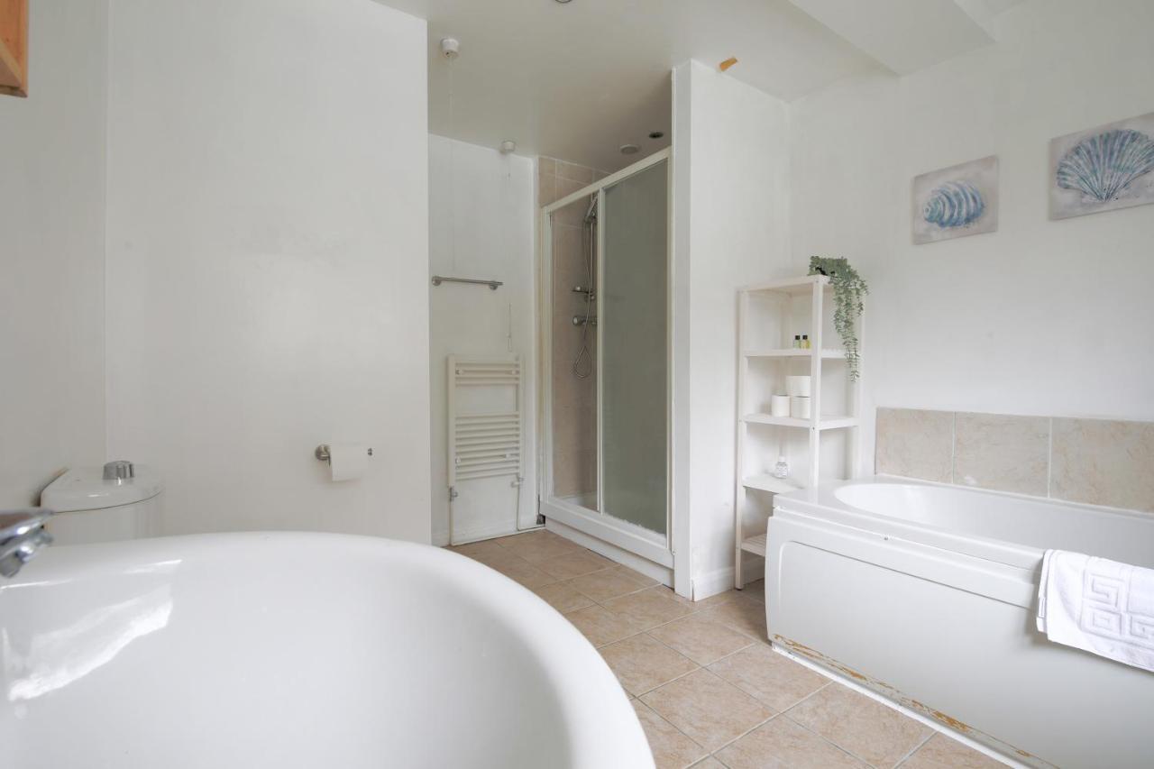 קארדיף Spacious 4 Bedroom House- Walking Distance To City Centre & Great Backyard מראה חיצוני תמונה