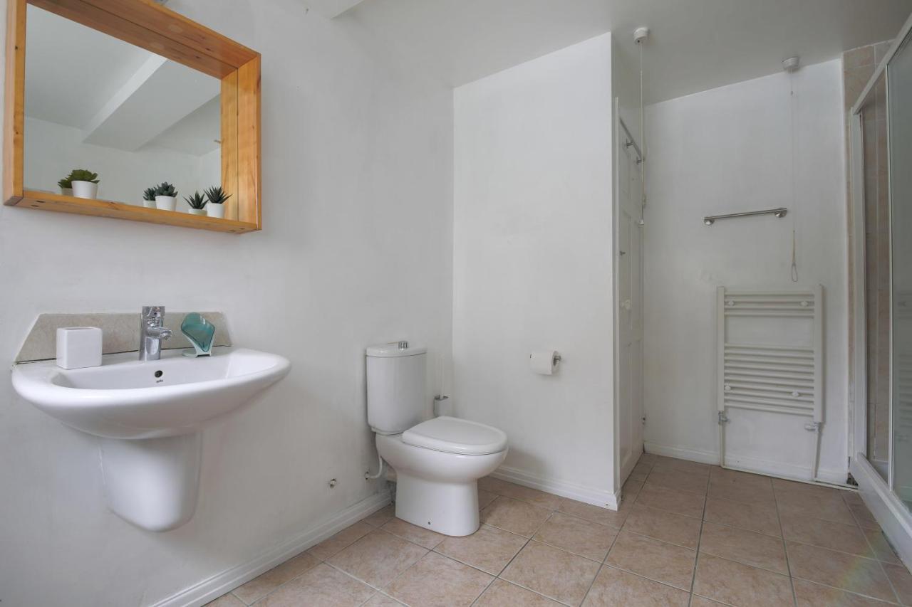 קארדיף Spacious 4 Bedroom House- Walking Distance To City Centre & Great Backyard מראה חיצוני תמונה