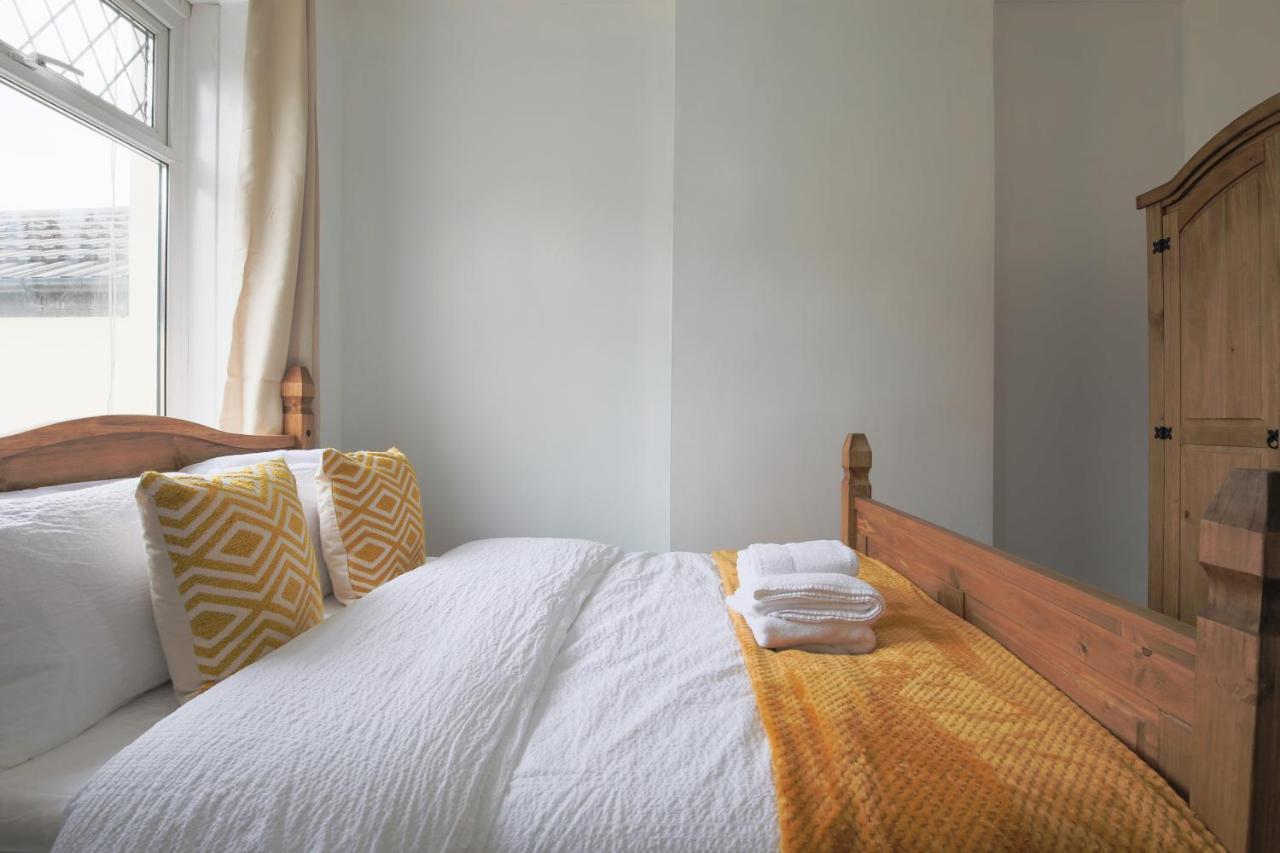 קארדיף Spacious 4 Bedroom House- Walking Distance To City Centre & Great Backyard מראה חיצוני תמונה