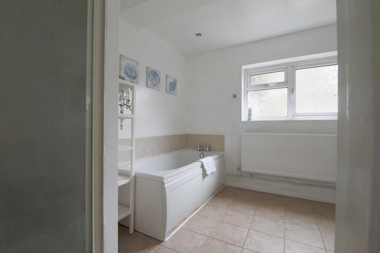 קארדיף Spacious 4 Bedroom House- Walking Distance To City Centre & Great Backyard מראה חיצוני תמונה