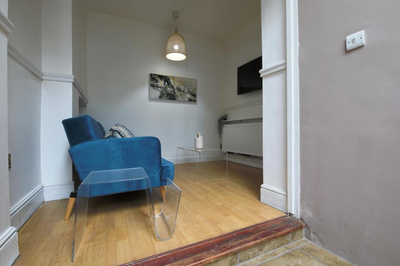 קארדיף Spacious 4 Bedroom House- Walking Distance To City Centre & Great Backyard מראה חיצוני תמונה