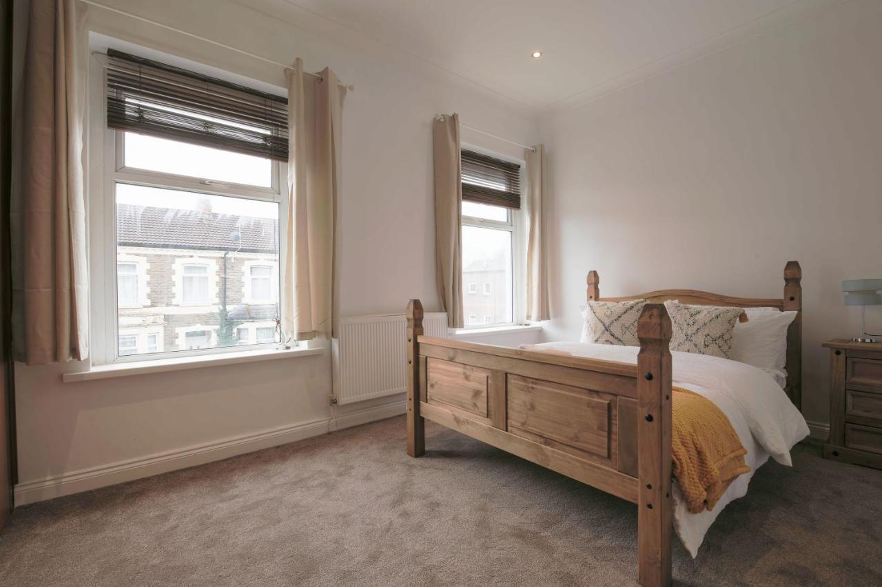 קארדיף Spacious 4 Bedroom House- Walking Distance To City Centre & Great Backyard מראה חיצוני תמונה